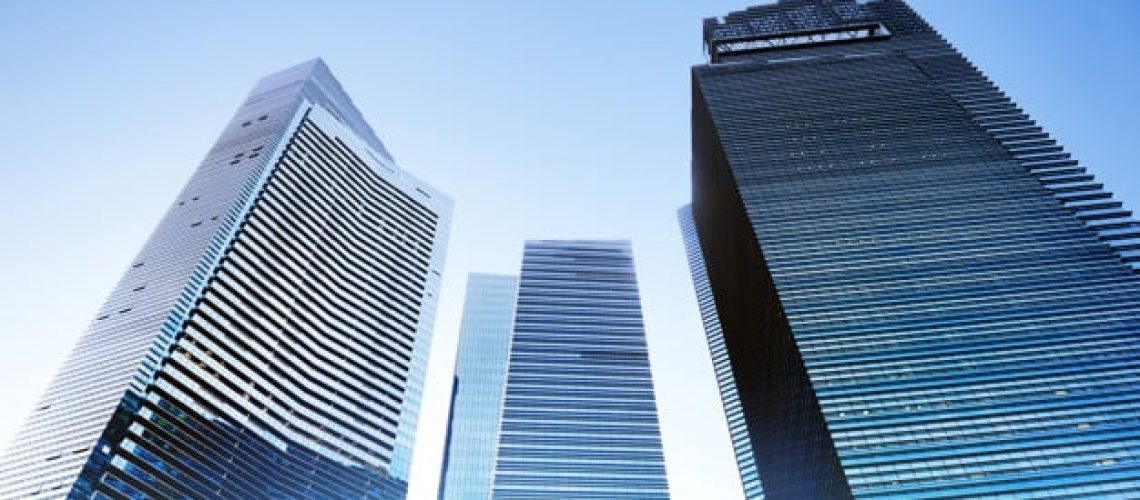 conceito-pessoal-da-perspectiva-da-arquitetura-da-cidade-do-predio-de-escritorios-da-arquitetura-contemporanea_53876-42940